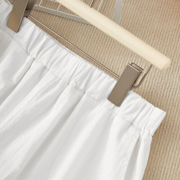 White Casual Women's Cotton Linen Sleeveless Top And Cropped Pants Set - Picture 6 of 7